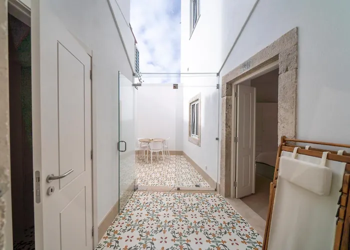 Good Old Days - Caldas Da Rainha